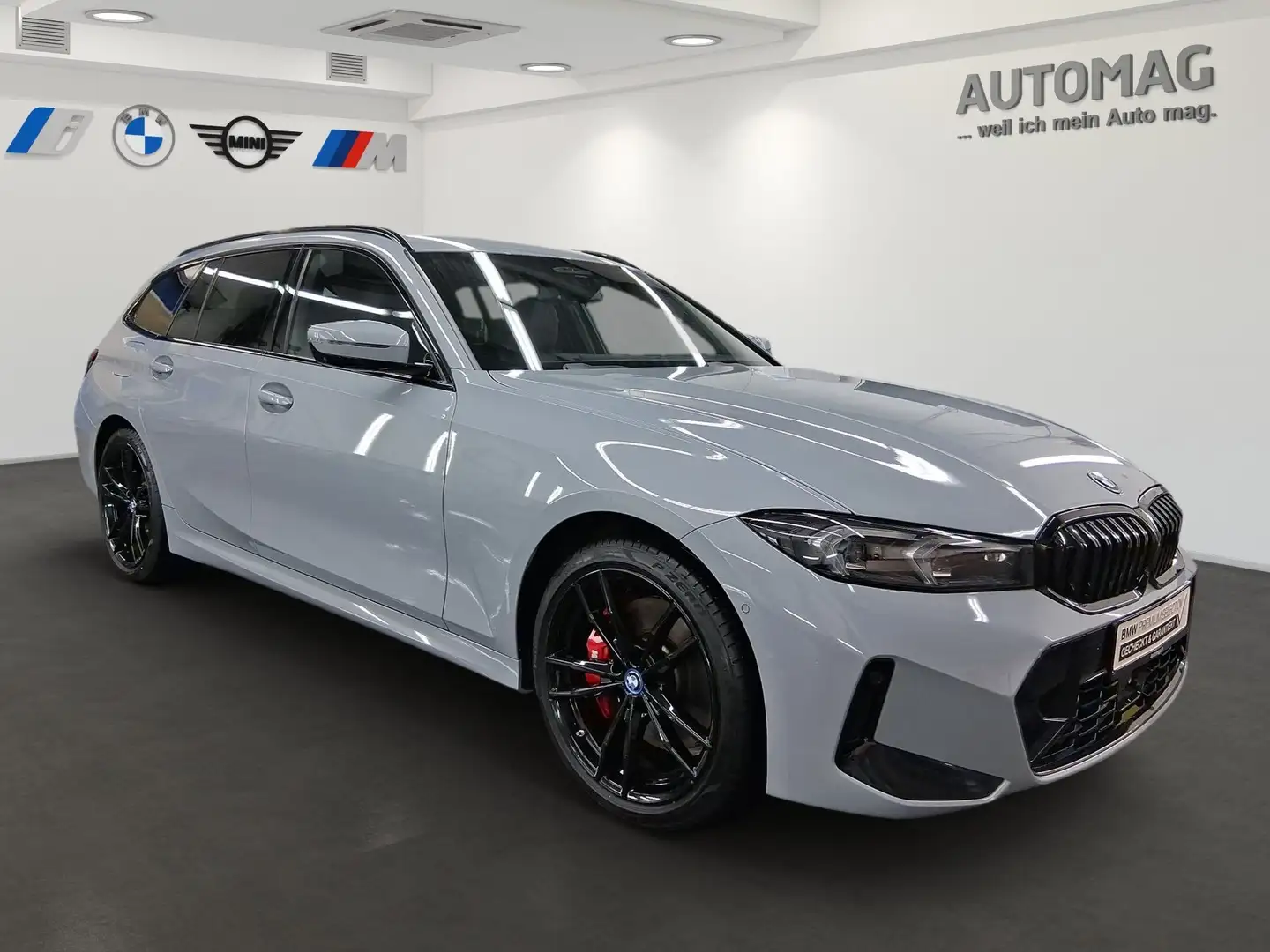BMW 330 e Touring MSportpaketPro*DrivingAss.Plus *AHK* Par Grau - 2