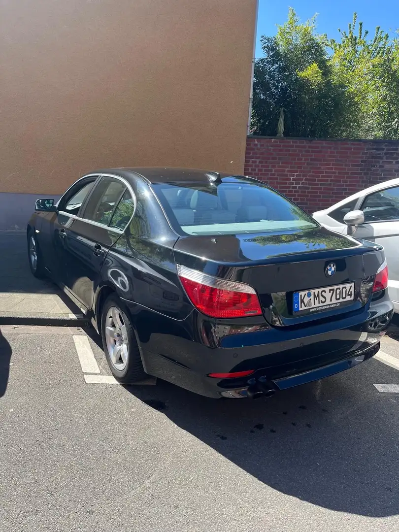 BMW 520 520i Schwarz - 2
