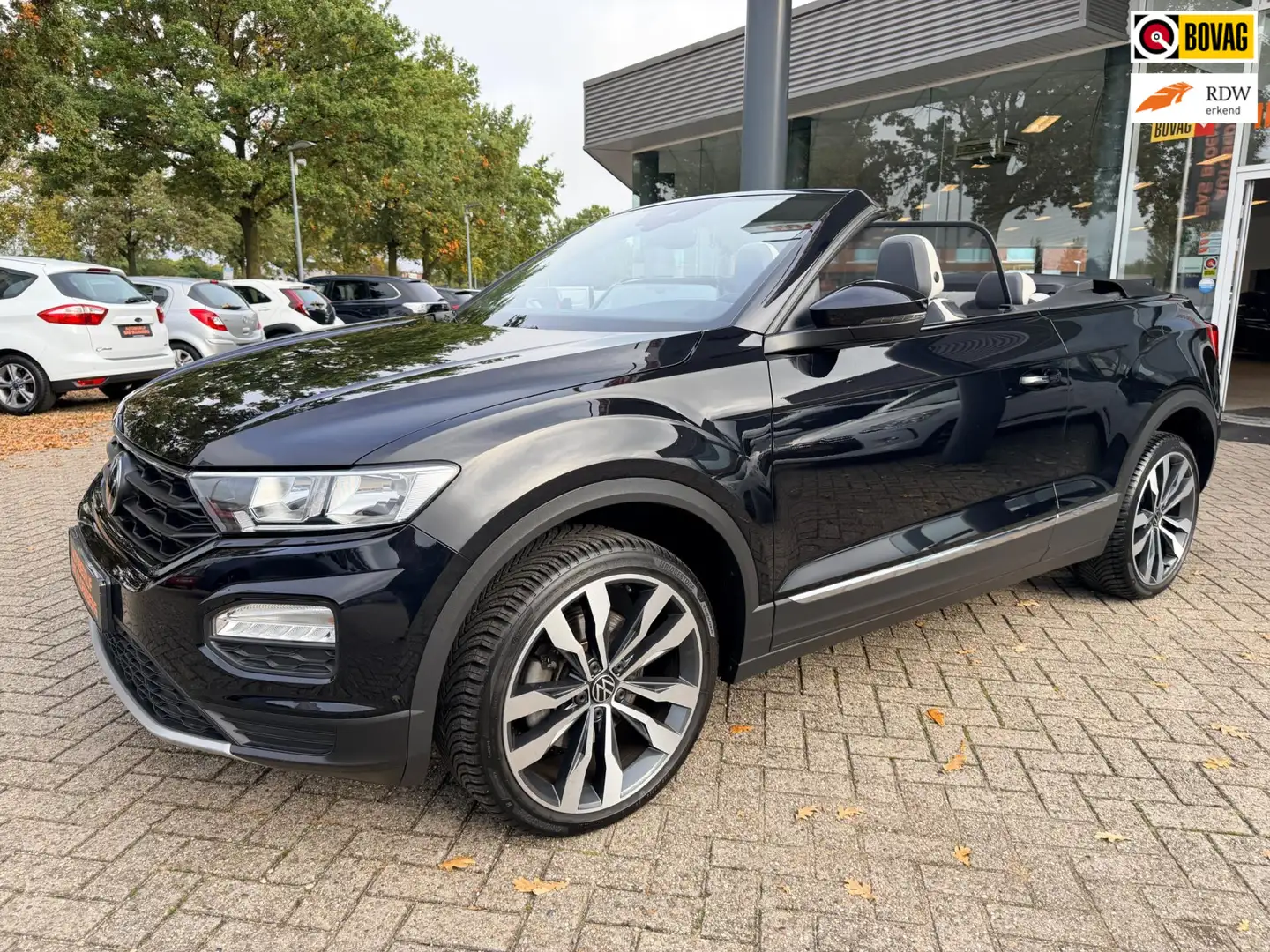 Volkswagen T-Roc Cabrio 1.5 TSI Style, Automaat, leer. navi, virtue Schwarz - 1