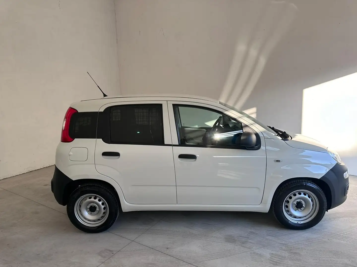 Fiat Panda VAN 2 POSTI  HYBRID 70 CV PARI AL NUOVO Alb - 2