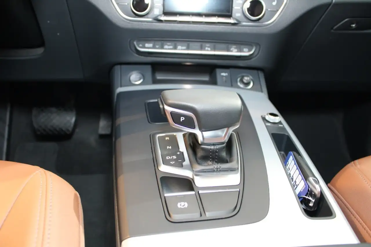 Audi Q5 снимка Audi Q5