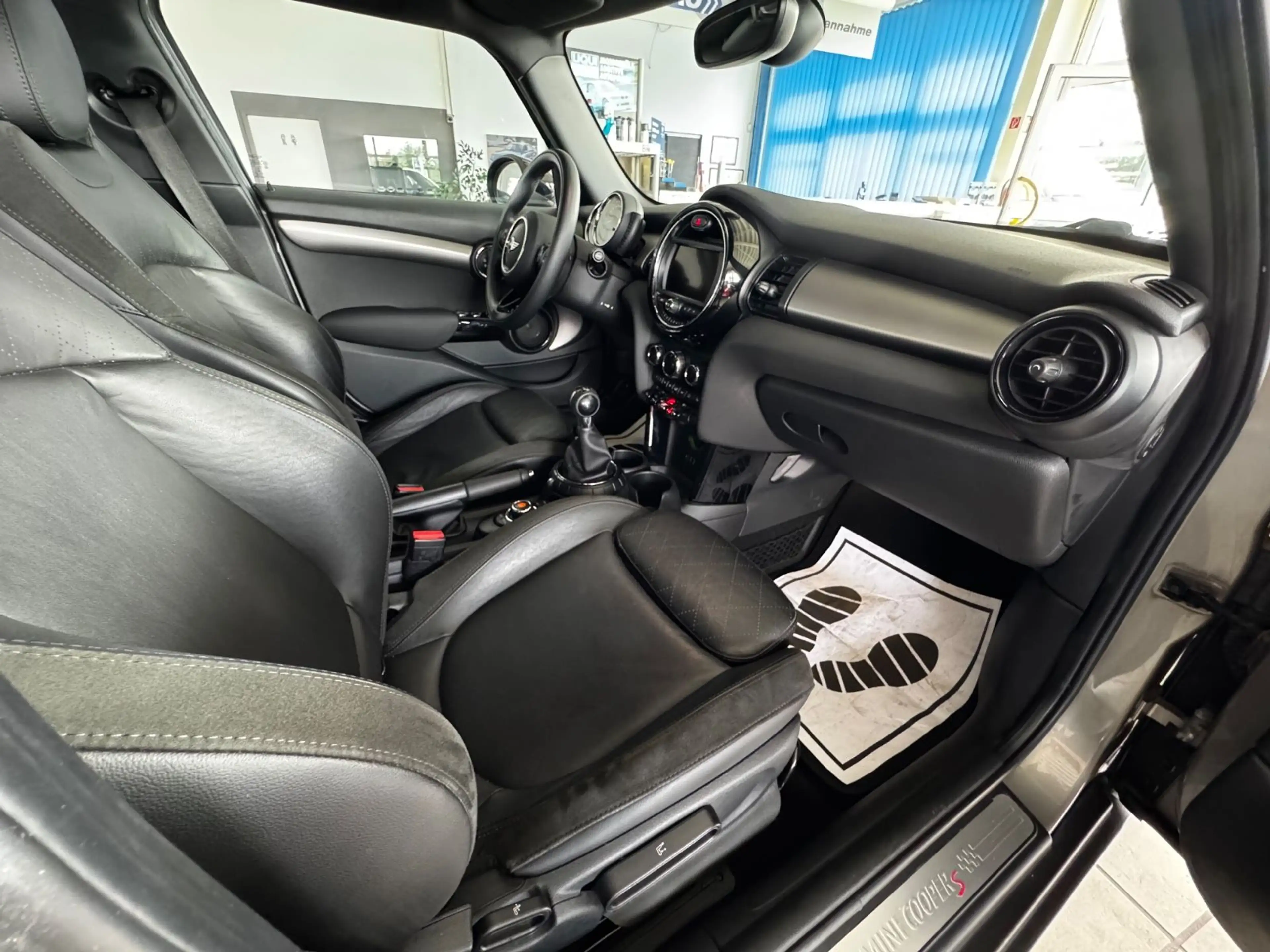MINI Cooper SD /1.HD/LEDER/NAVI/XENON/SHZ/PDC — photo 14