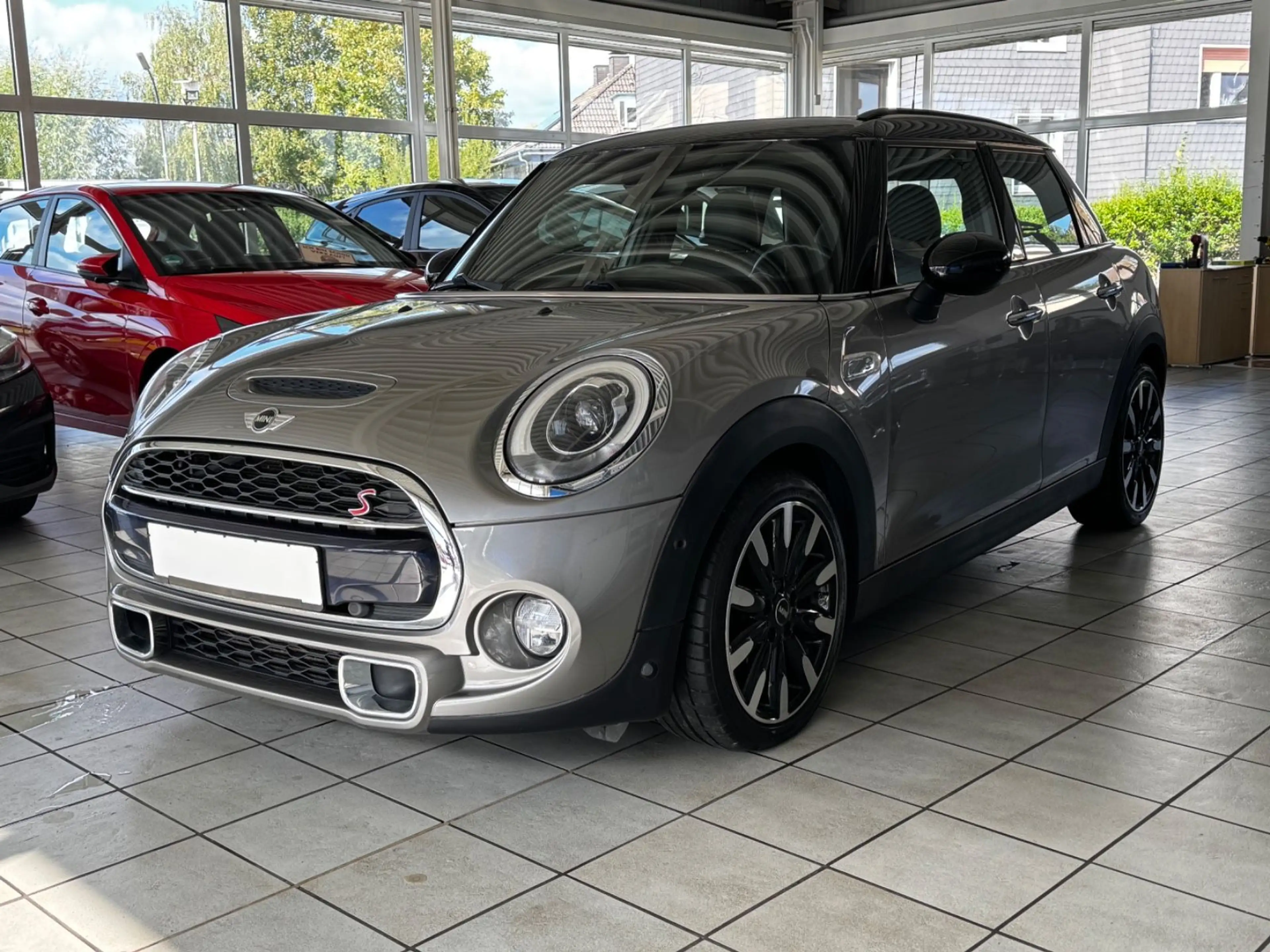 MINI Cooper SD /1.HD/LEDER/NAVI/XENON/SHZ/PDC