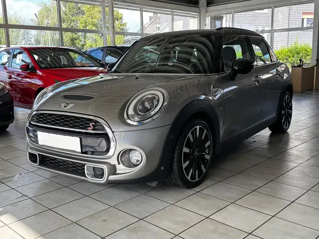 MINI Cooper SD /1.HD/LEDER/NAVI/XENON/SHZ/PDC
