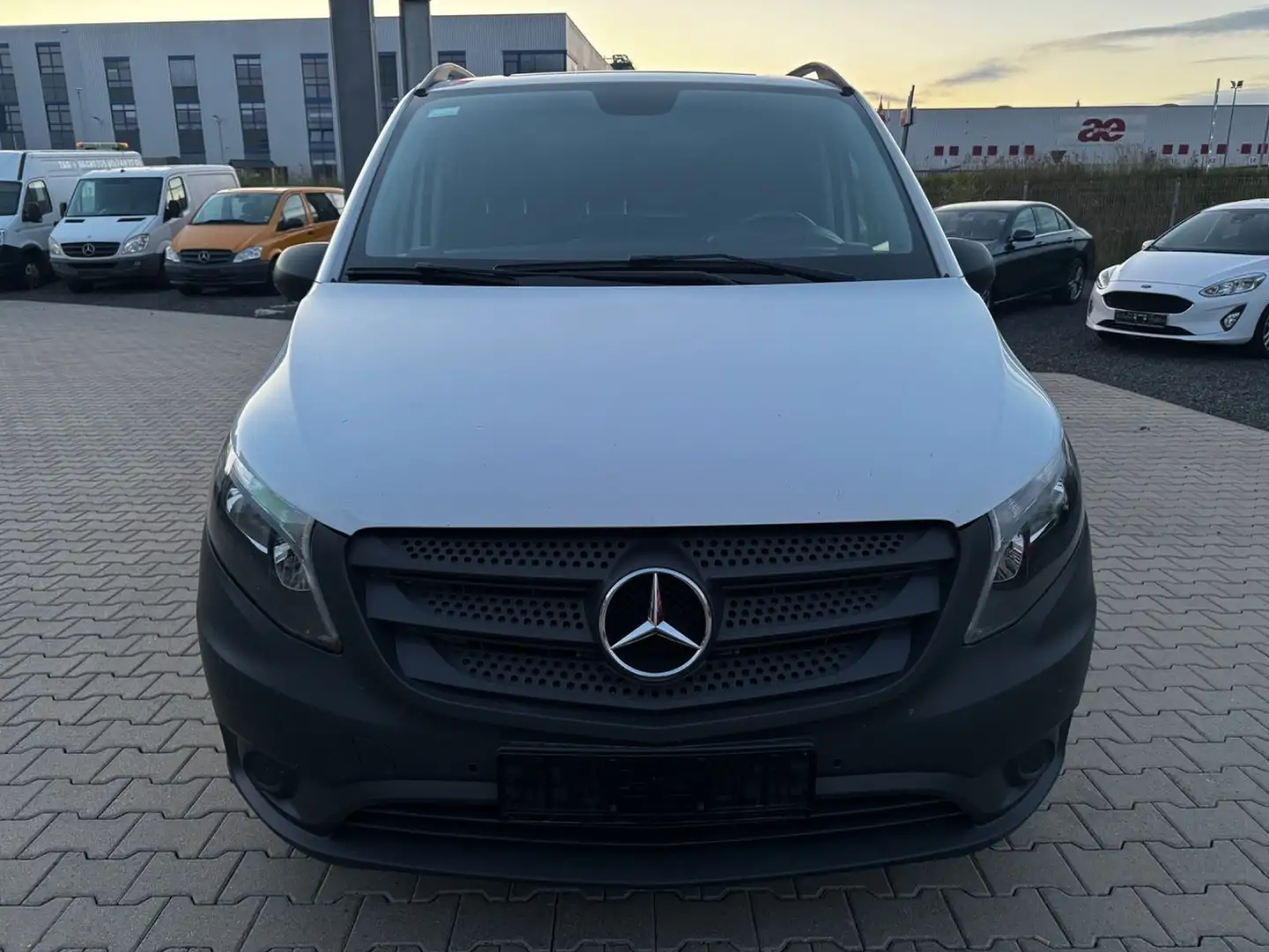 Mercedes-Benz Vito VITO 114 CDI LANG FLÜGELTÜREN KLIMA PDC SHZ Blanco - 2
