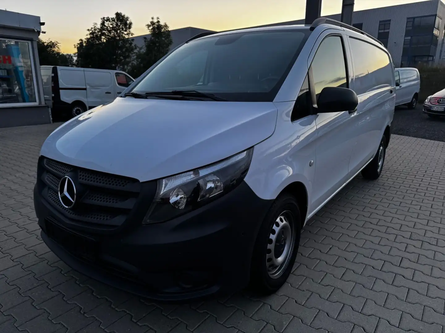 Mercedes-Benz Vito VITO 114 CDI LANG FLÜGELTÜREN KLIMA PDC SHZ Blanco - 1
