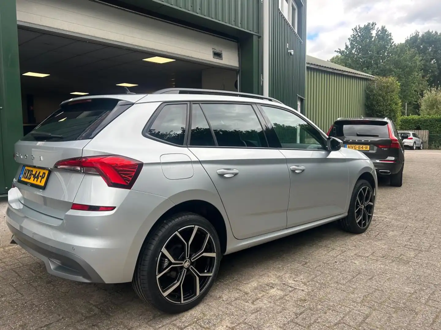 Skoda Kamiq 1.0 TSI Sport Business DSG 18inch Gri - 2
