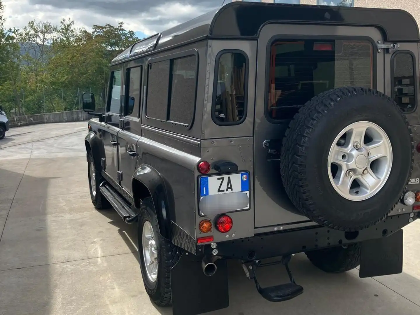 Land Rover Defender Defender 110 2.2 td LE SW Grigio - 2