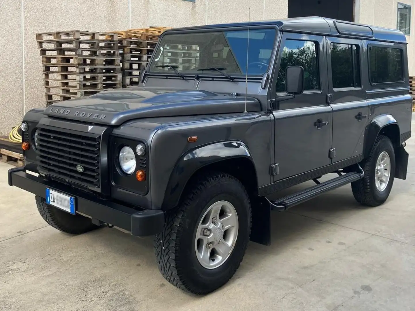 Land Rover Defender Defender 110 2.2 td LE SW Grigio - 1