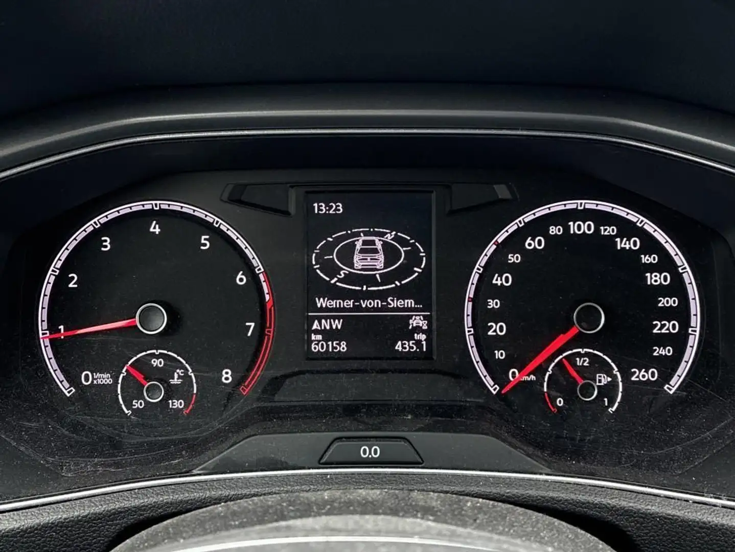 Volkswagen T-Roc 1.0 TSI Active Navi FrontAssist LaneAssist Grau - 2