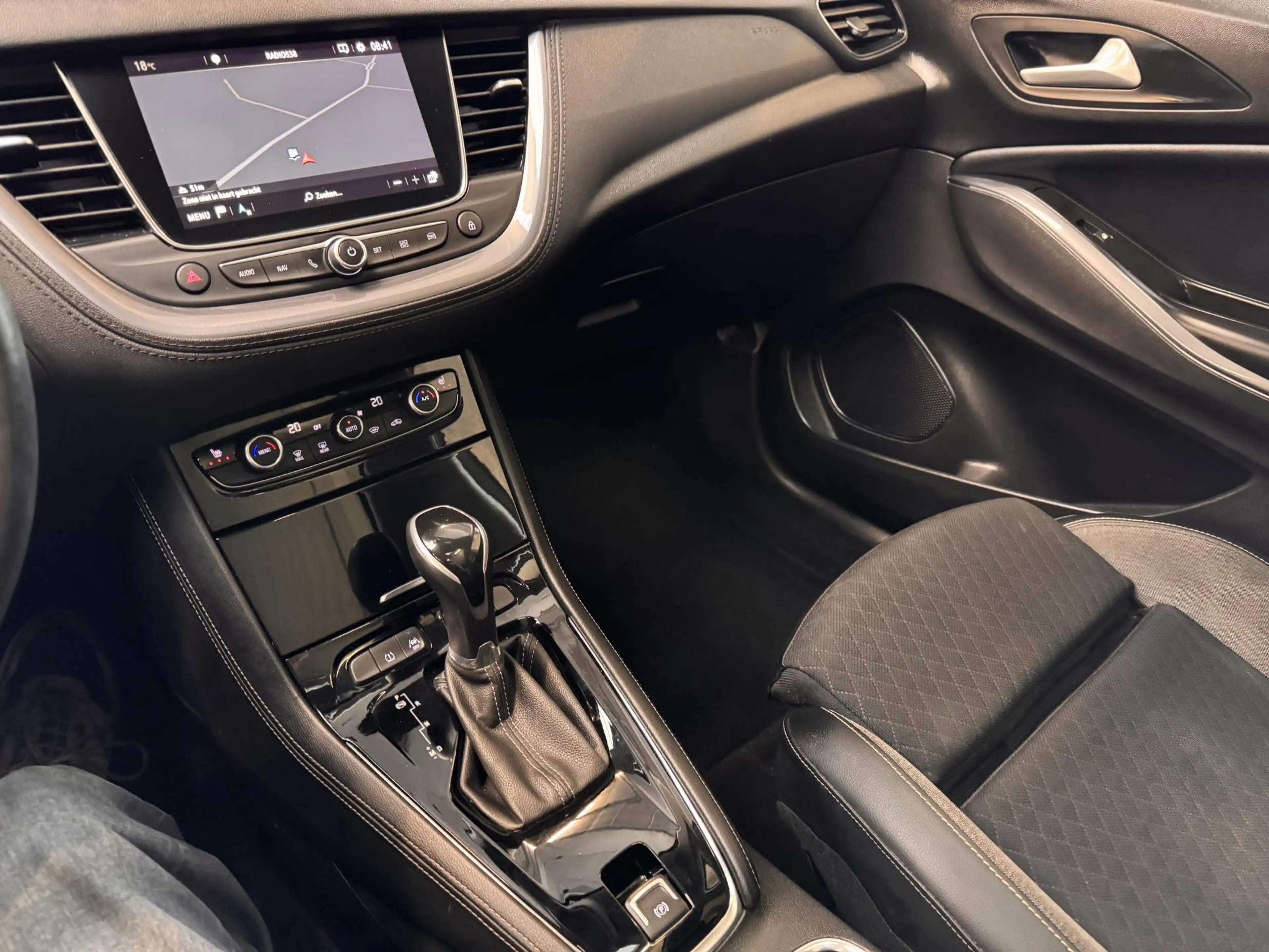 Opel Grandland X 1.2 Turbo Innovation | Pano | Navi | Camera | Trek — photo 7