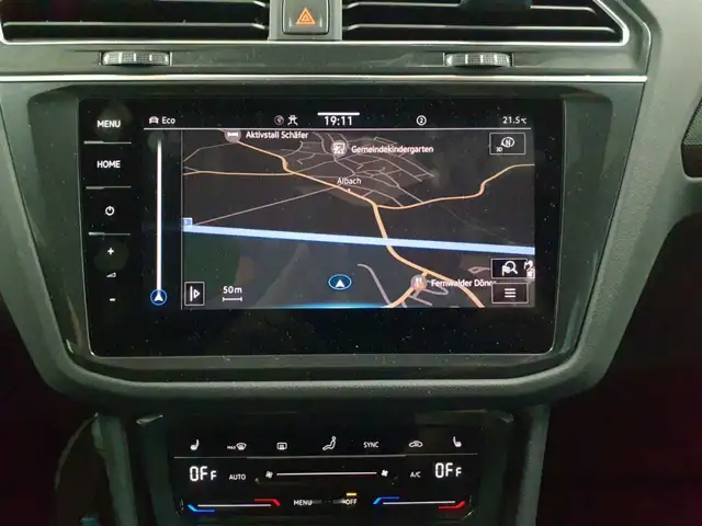 Volkswagen Tiguan view 12