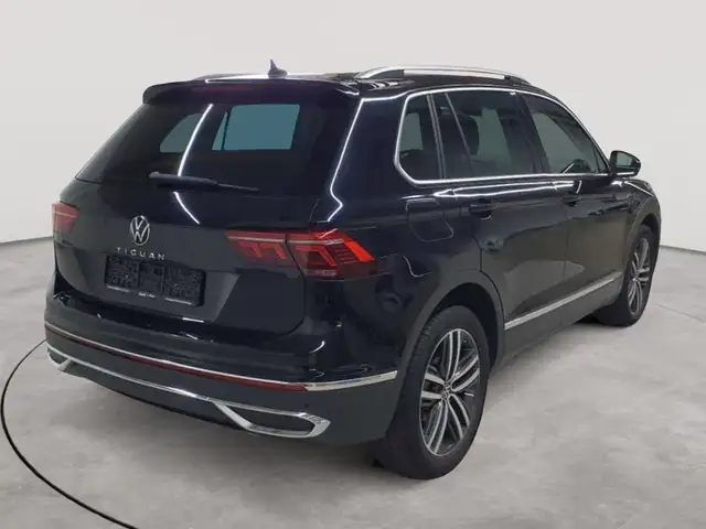 Volkswagen Tiguan view 4