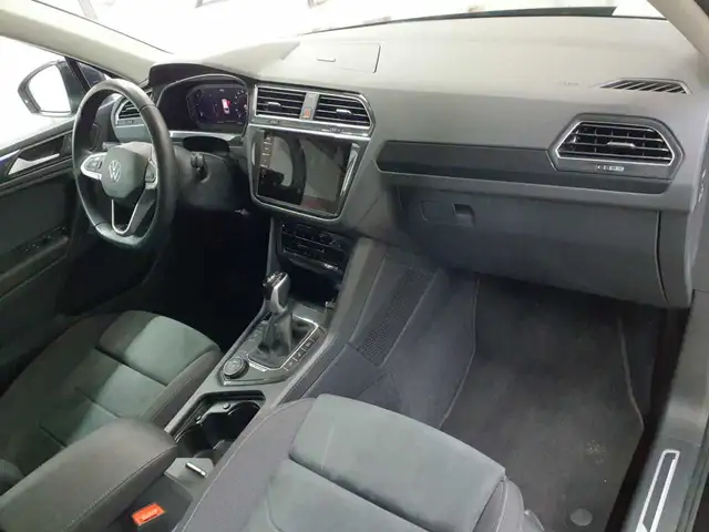 Volkswagen Tiguan view 9