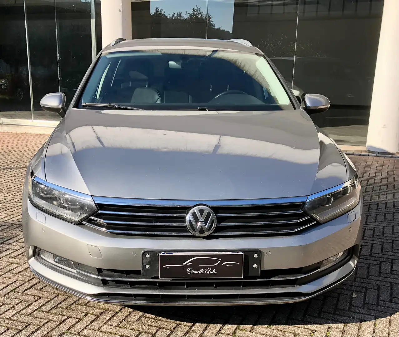 Volkswagen Passat Variant 2.0 tdi Executive 190cv DSG, FARI LED,V-COCKPIT Gris - 2