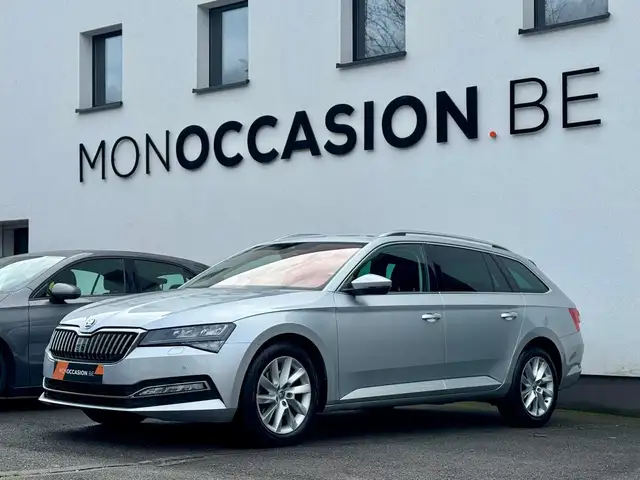 Skoda Superb 1.6 TDi Style DSG Carplay Caméra Led S.Electr