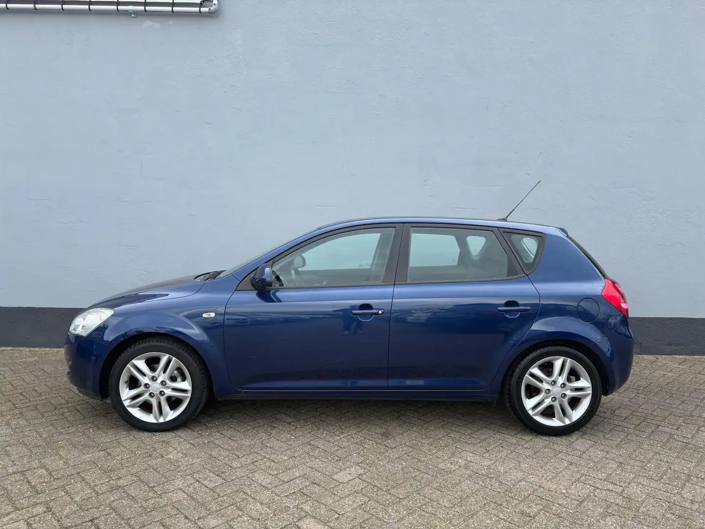 Kia Ceed / cee'd 1.6 X-ecutive 5-Deurs - Climate Control Blau - 2