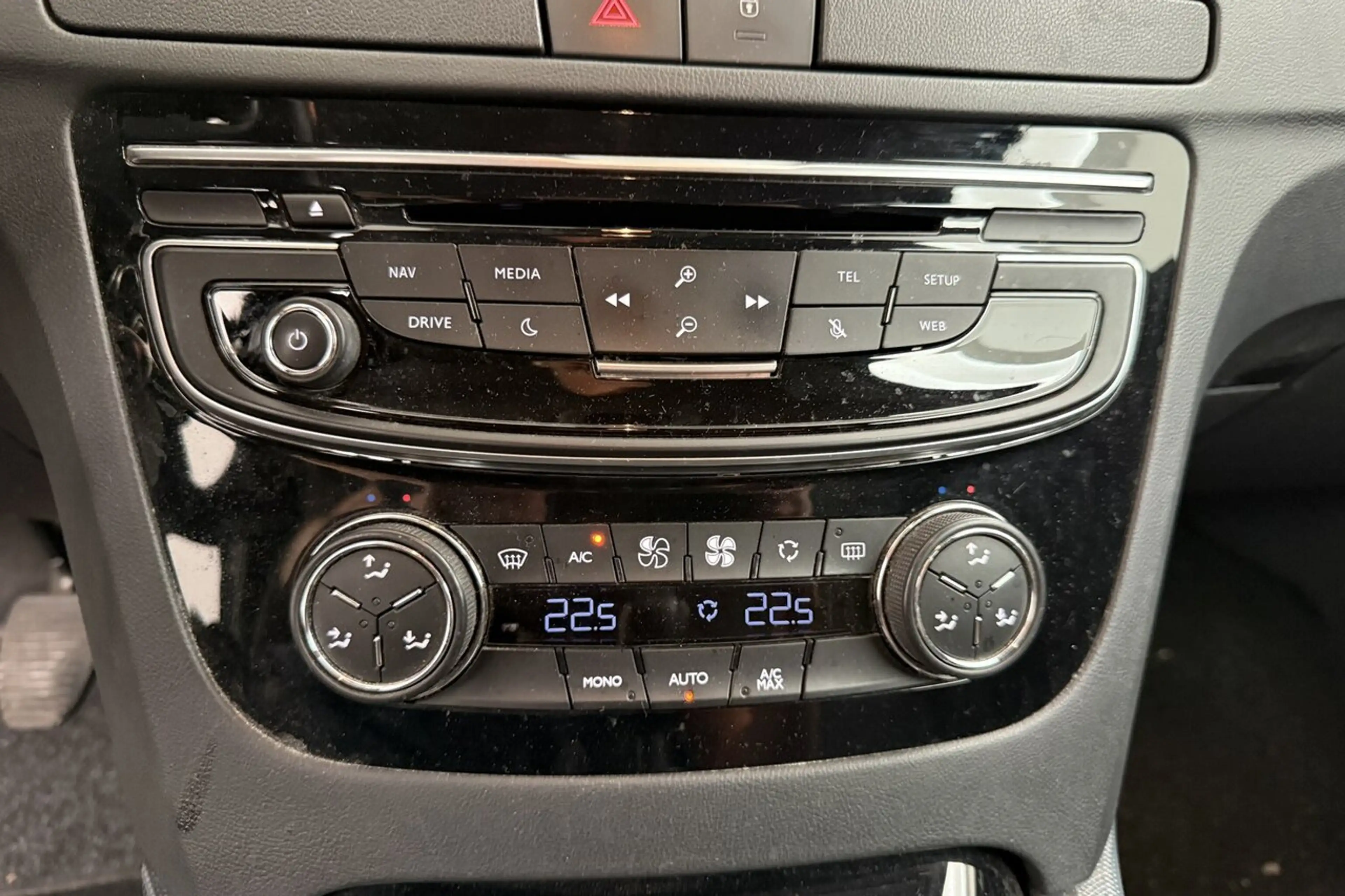Peugeot 508 SW - TOPSTAAT - GPS - BLEUTOOTH - PDC - ALU — photo 23