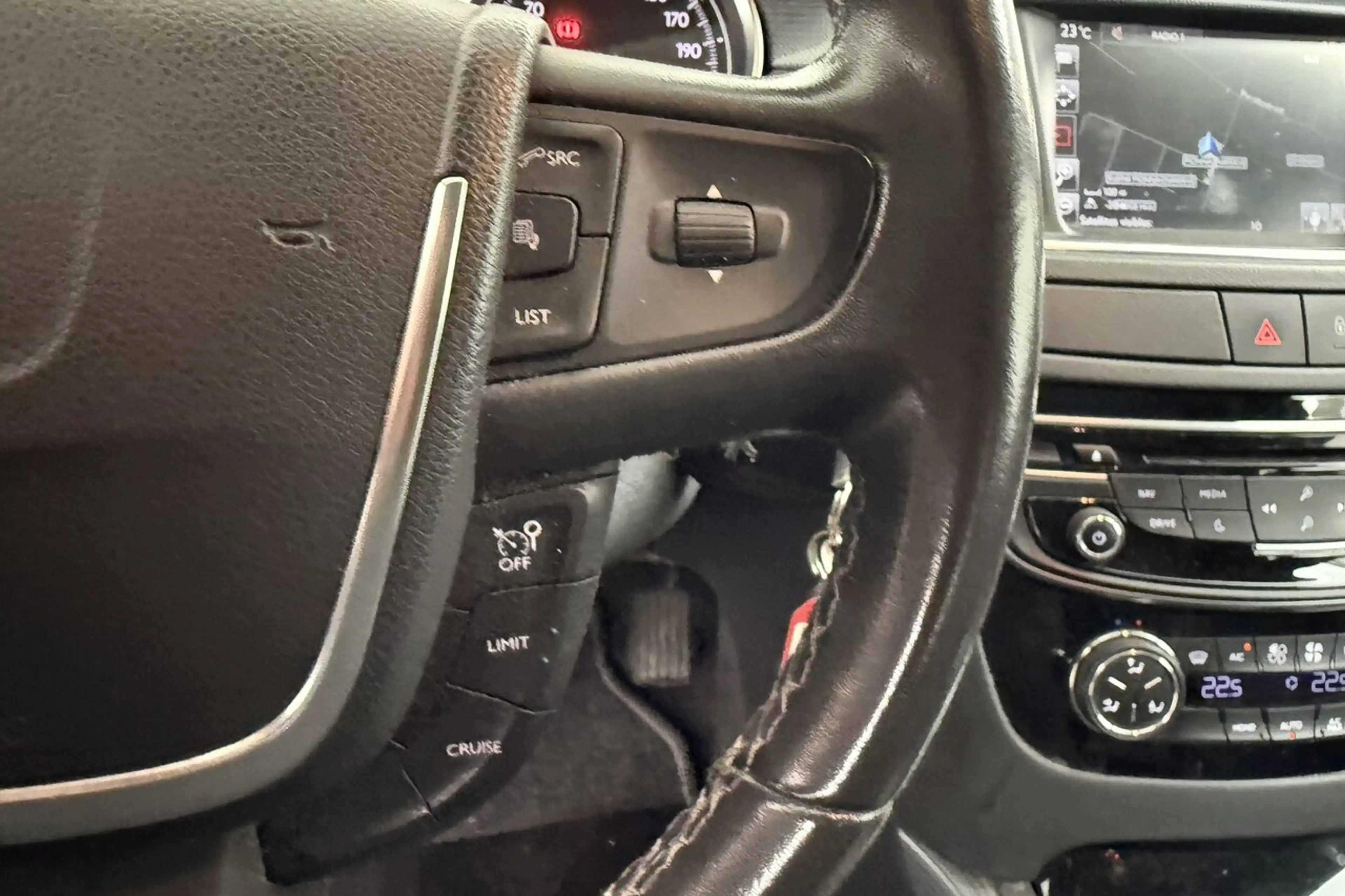 Peugeot 508 SW - TOPSTAAT - GPS - BLEUTOOTH - PDC - ALU — photo 26
