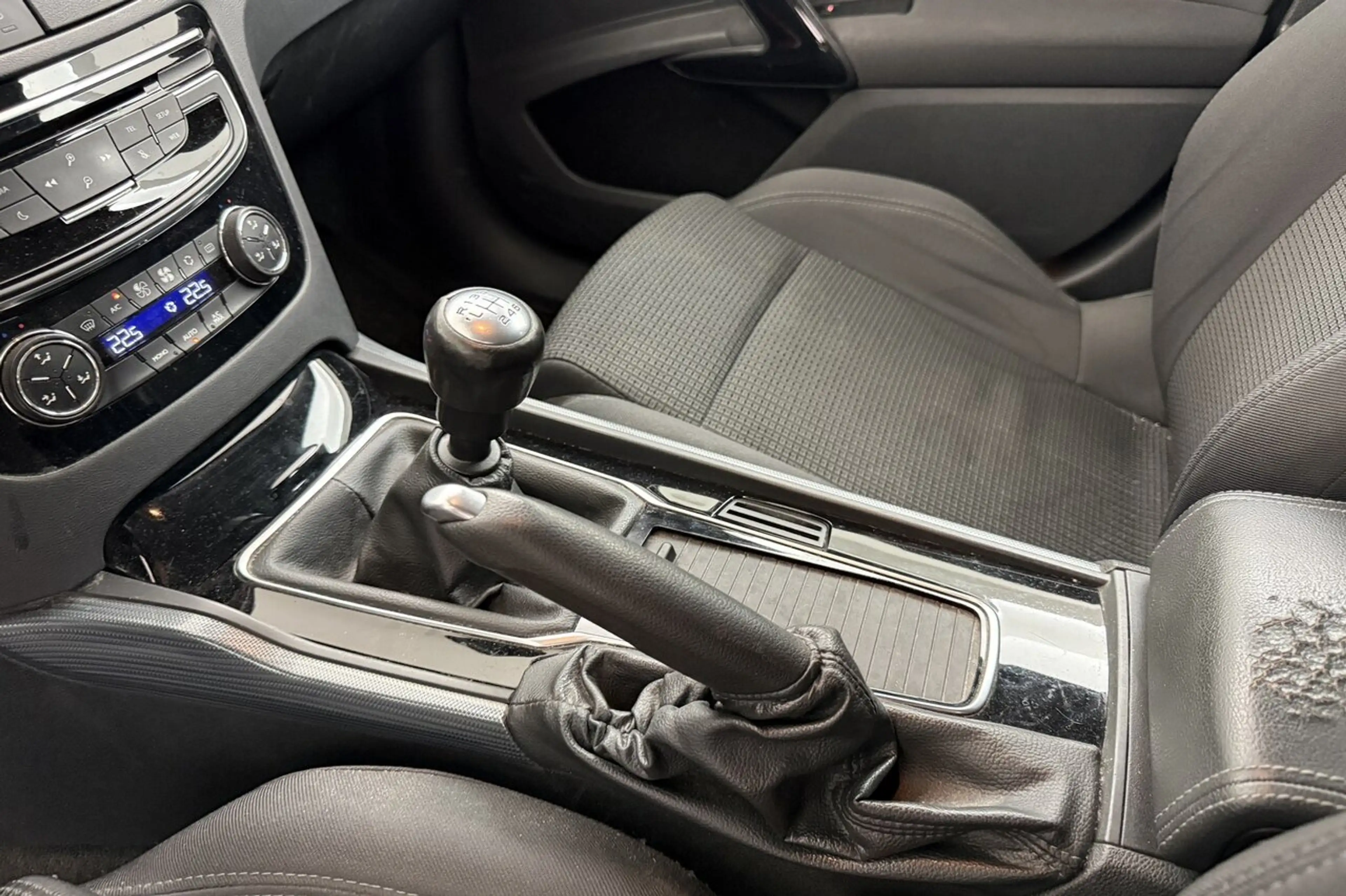 Peugeot 508 SW - TOPSTAAT - GPS - BLEUTOOTH - PDC - ALU — photo 16