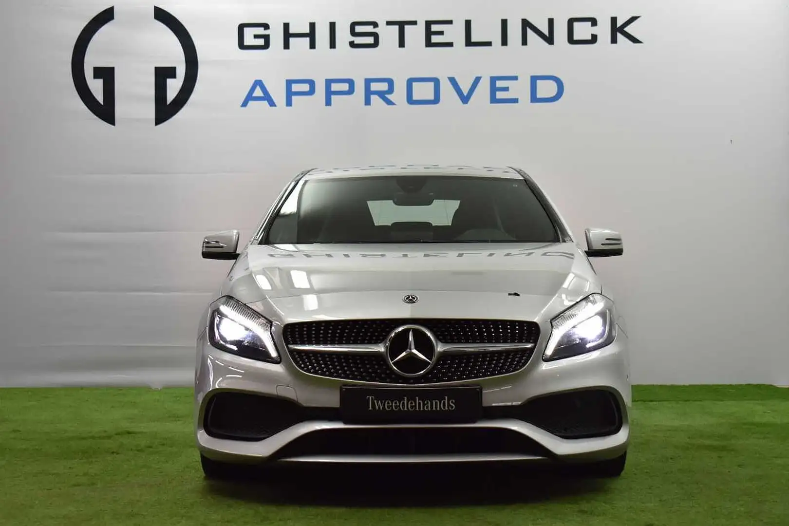 Mercedes-Benz A 180 White Art Edition+AMG-Line+Tempomat+ Pack Confort Zilver - 2