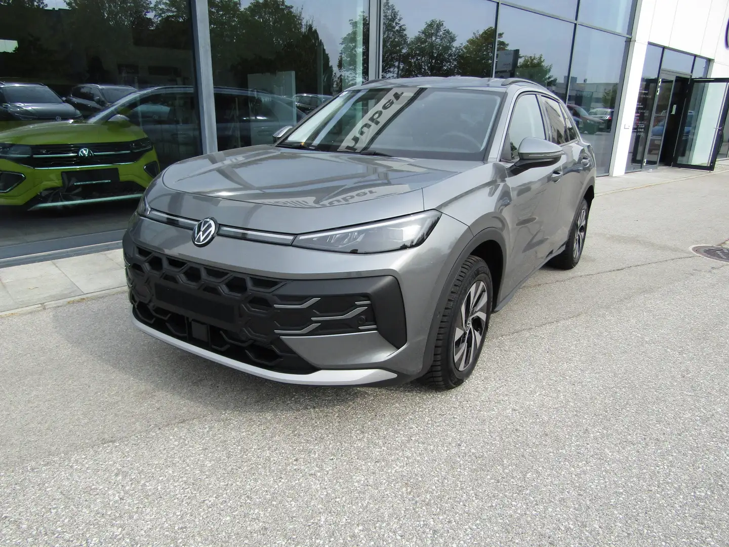 Volkswagen T-Roc 1.5 eTSI 85 kW Life Grau - 1