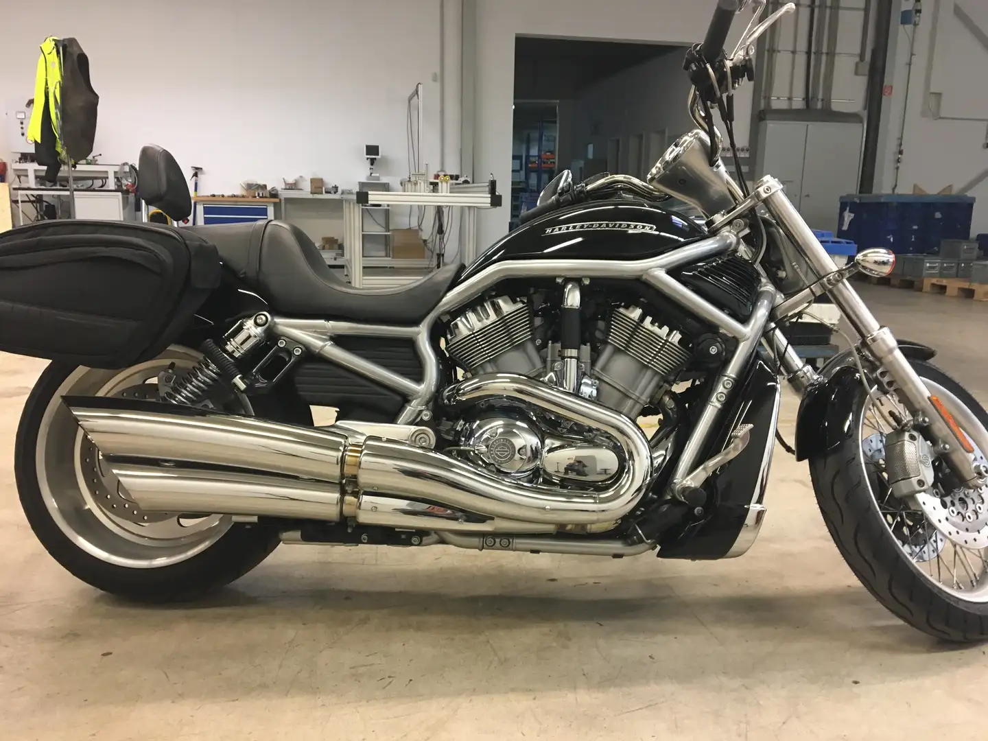 Harley-Davidson V-Rod Schwarz - 2