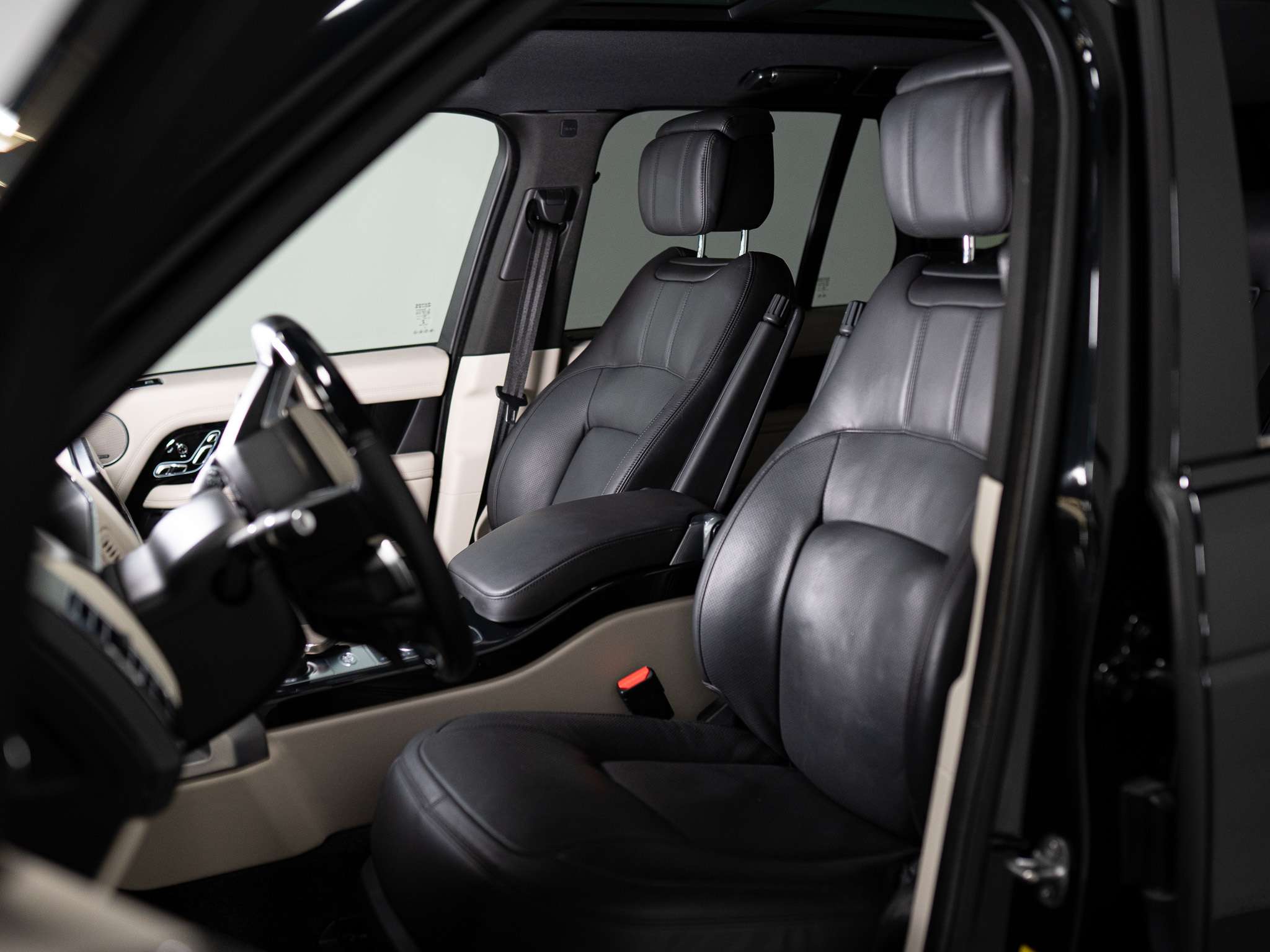 used 2022 Land Rover Range Rover car, priced at $66,900