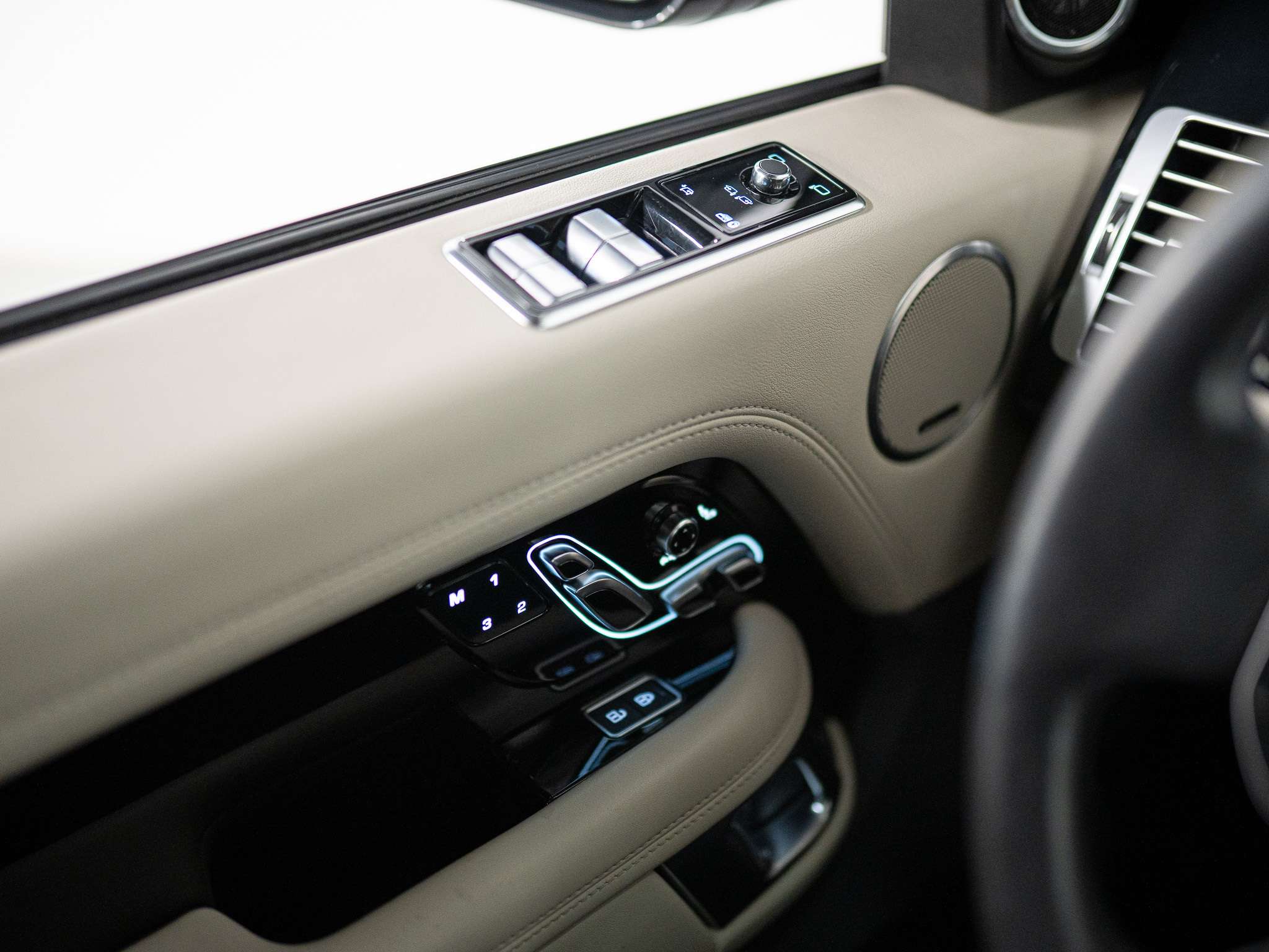 used 2022 Land Rover Range Rover car, priced at $66,900