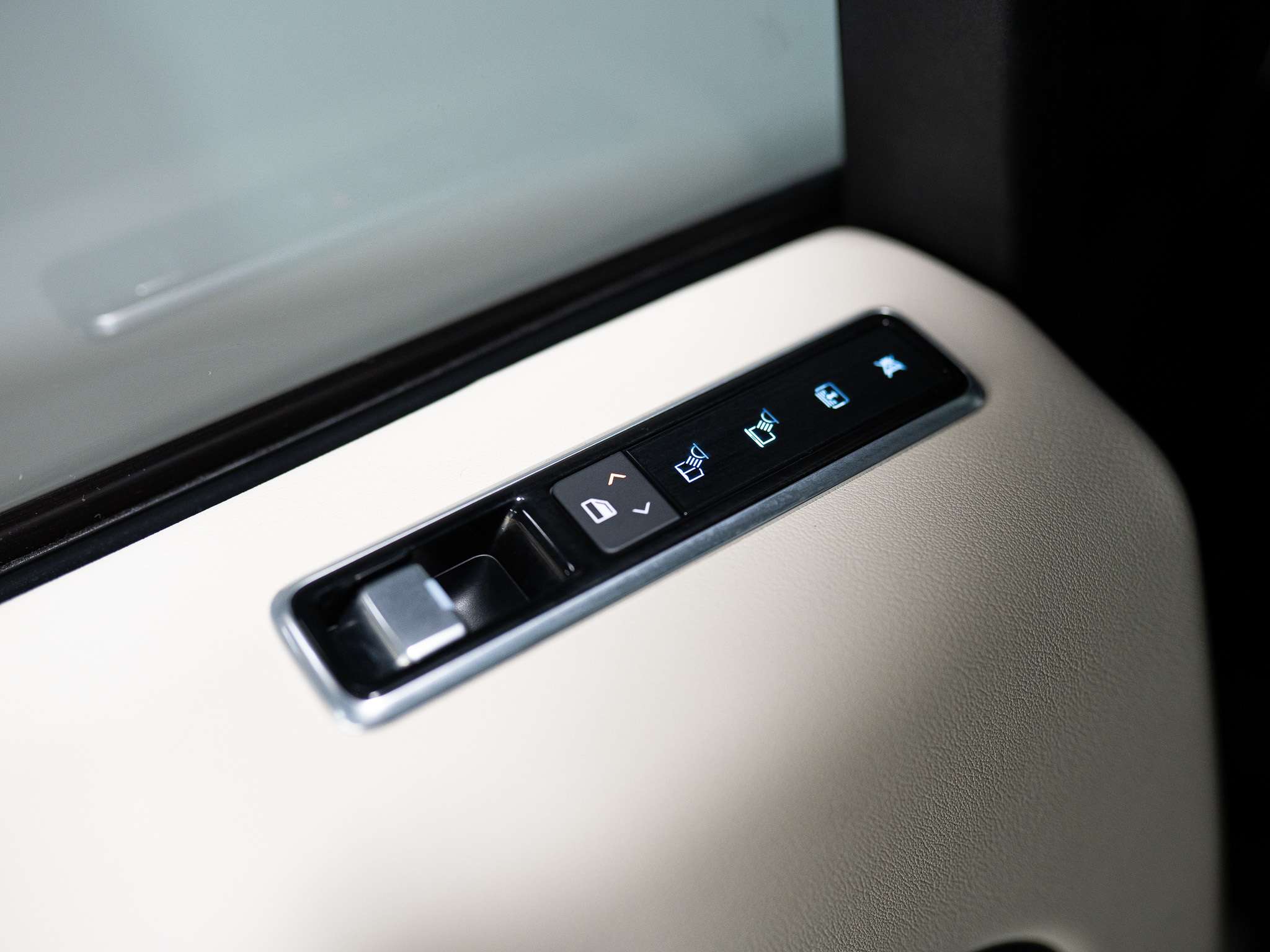 used 2022 Land Rover Range Rover car, priced at $66,900