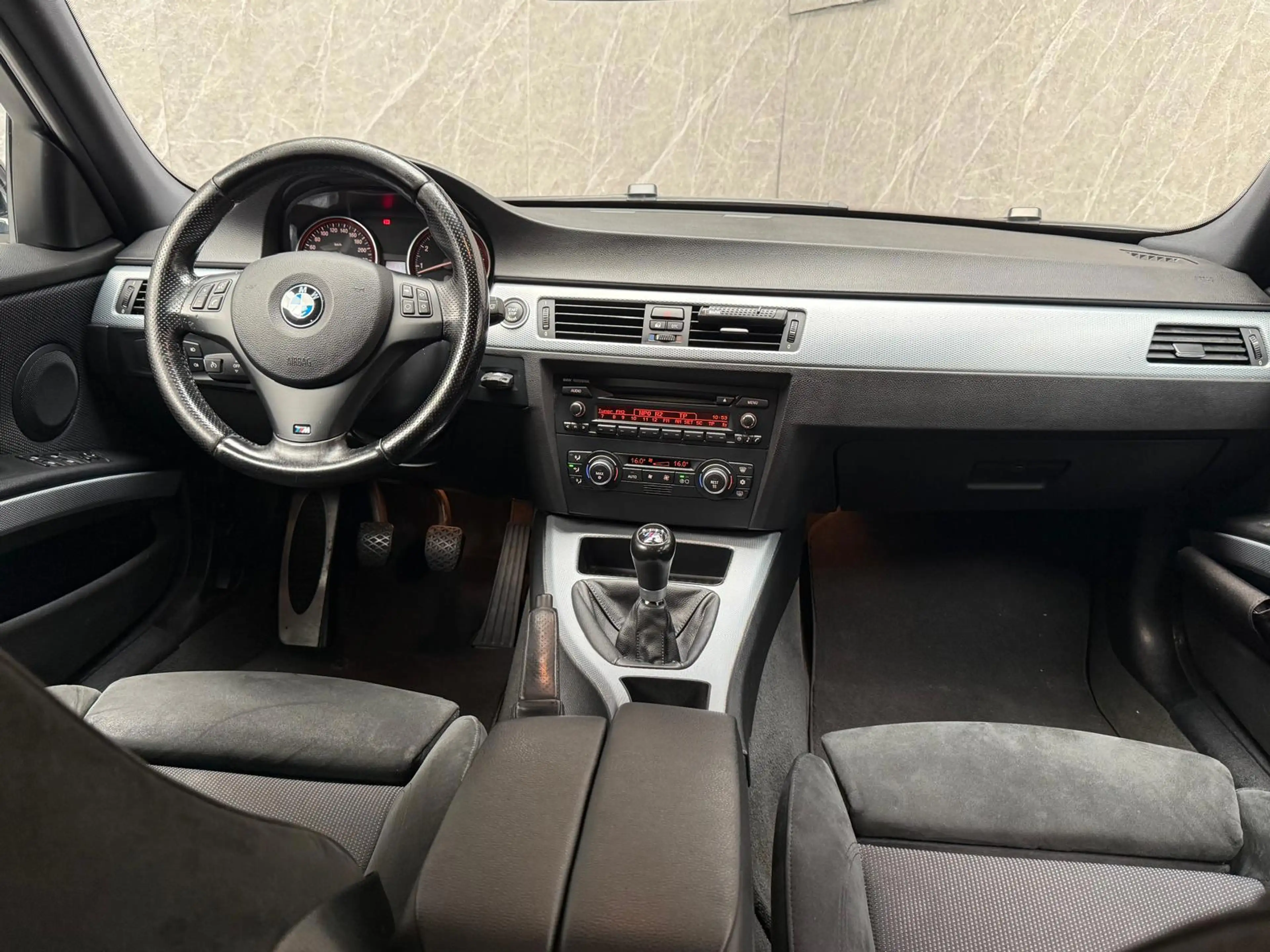 BMW 325 3-serie 325i M-Pakket 218 PK APK / Onderhouden — photo 11