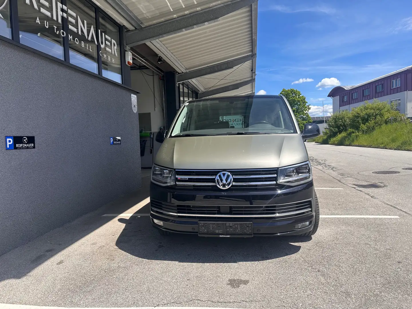 Volkswagen T6 Multivan Highline 4Motion !!! Motor nur 57.000 KM !!! Schwarz - 2