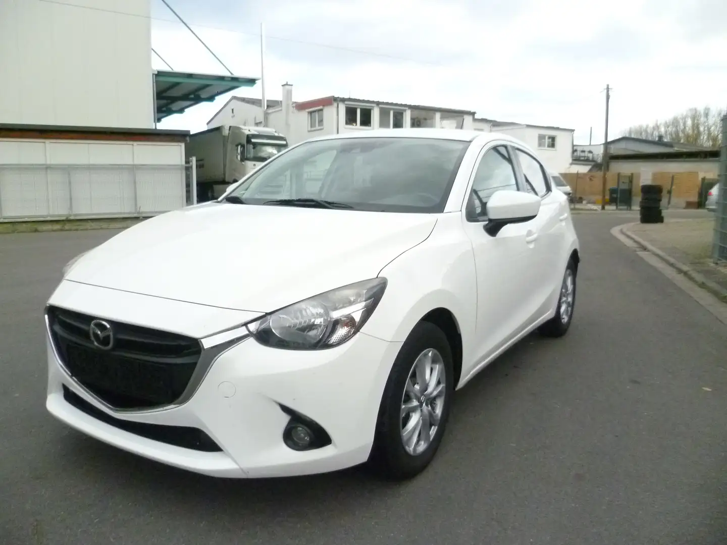 Mazda 2 2 SKYACTIV-D 105 Exclusive-Line Weiß - 1