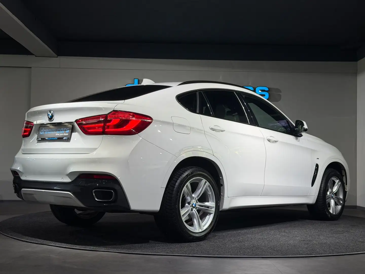 BMW X6 xDrive30d Aut. ///M-SPORTPAKET / HARMAN KARDON / Weiß - 2