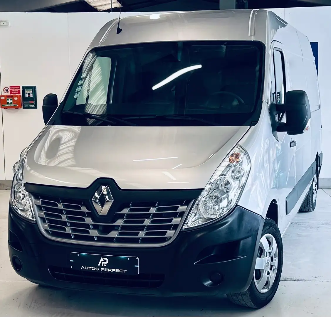 RENAULT Master