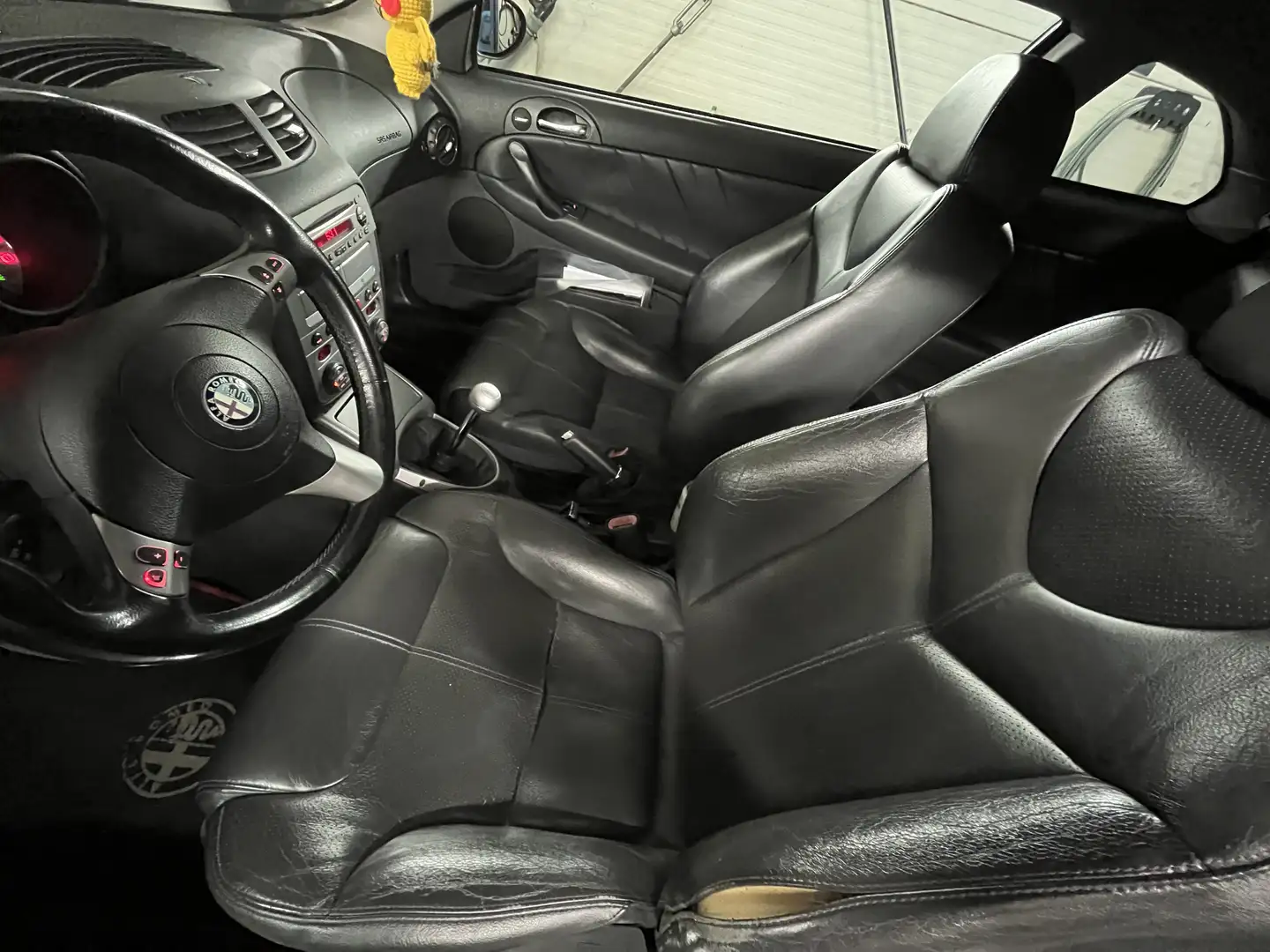 Alfa Romeo GT 2.0 JTS Distinctive - 2