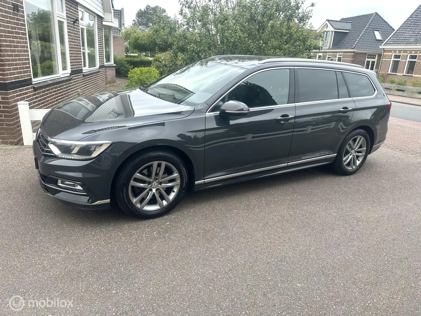 Volkswagen Passat Variant 1.4 TSI ACT Highline Business R-LINE DSG AUTOMAAT Gris - 2