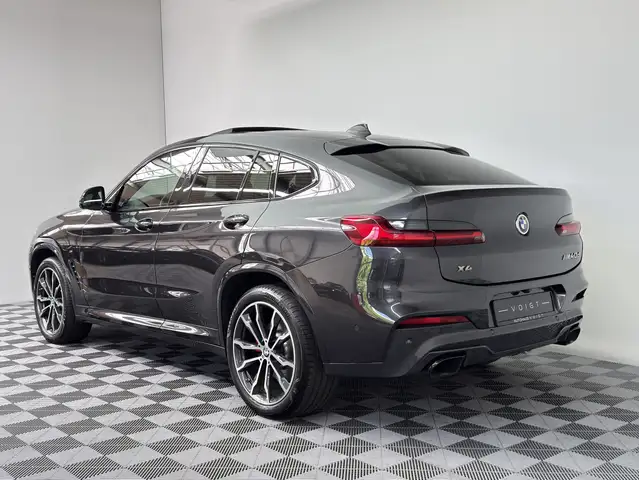 BMW X4 M view 3