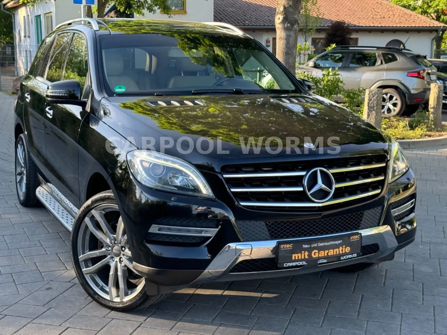 Mercedes-Benz ML 350 4-Matic KEYLESS+TV+SPUR+PANO+LEDER+21"ALU Nero - 1
