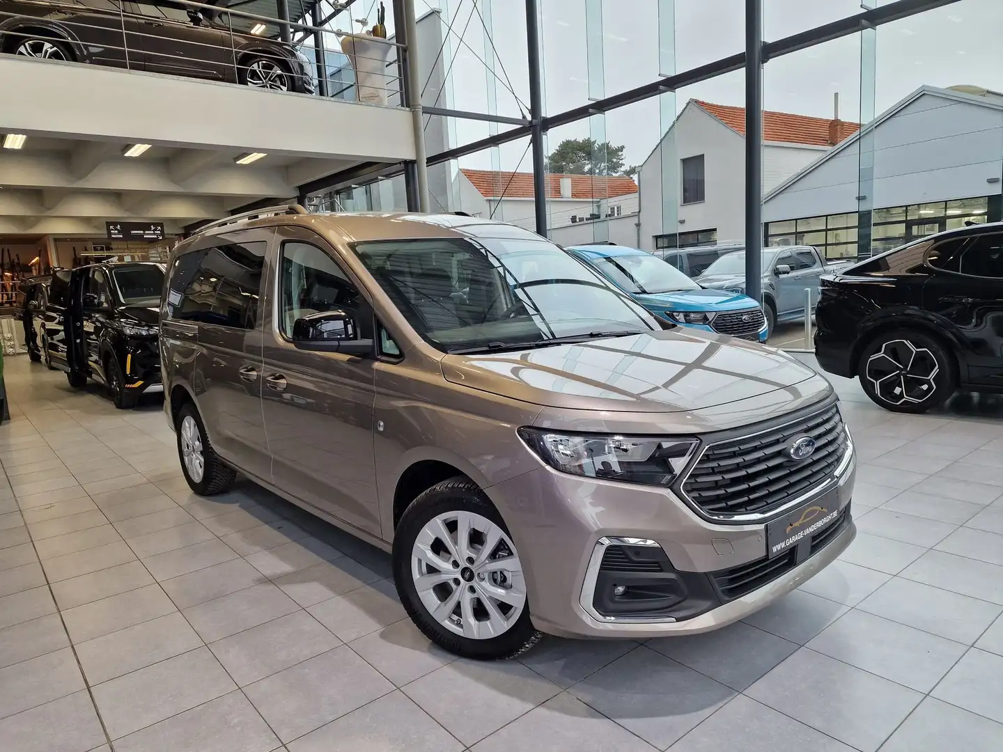 Ford Tourneo Connect L2 4 PLAATSEN +ROLSTOELWAGEN-NIEUW-42140+BTW - 1