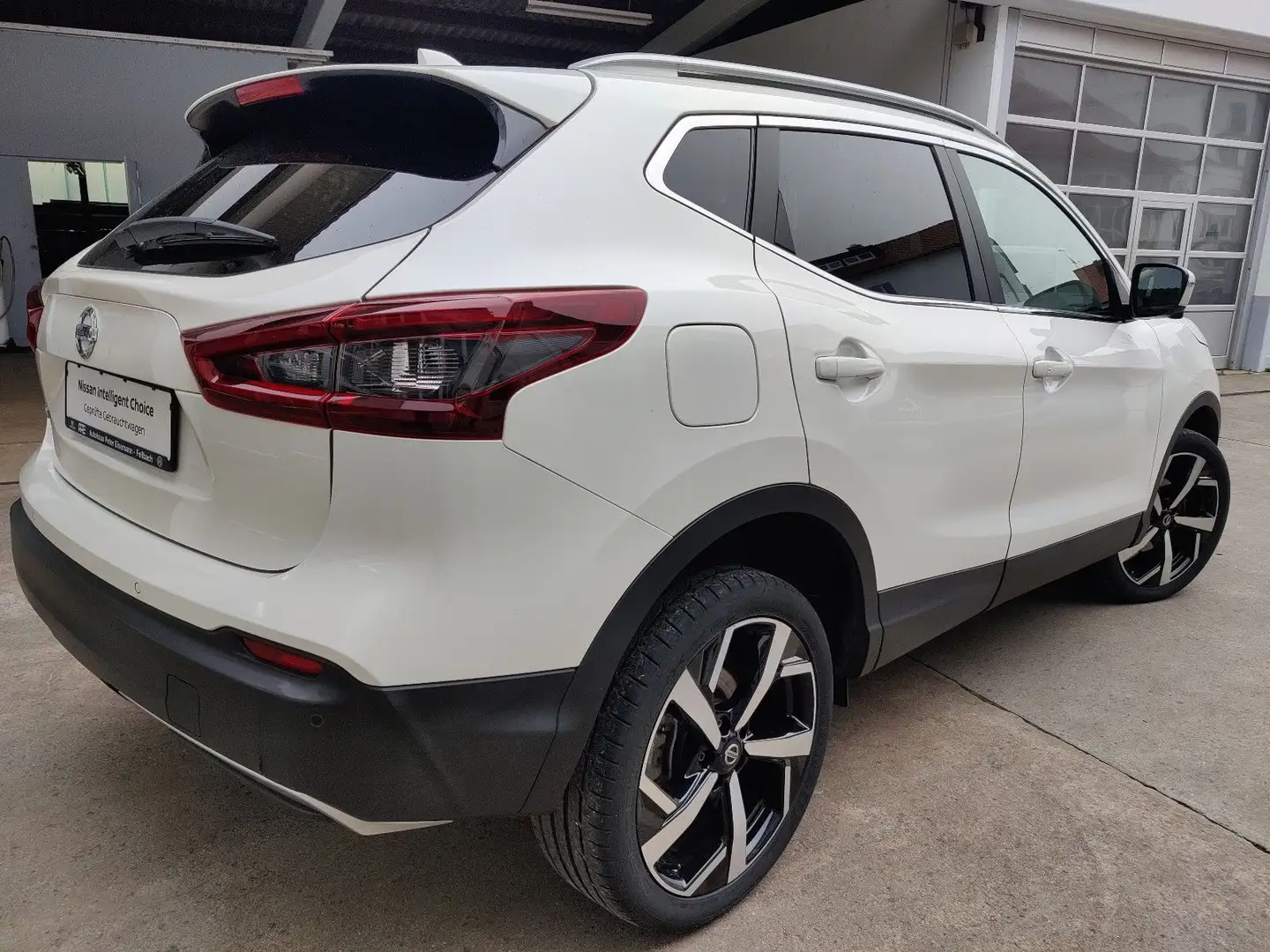 Nissan Qashqai 1.3 DIG-T 6MT Tekna Weiß - 2
