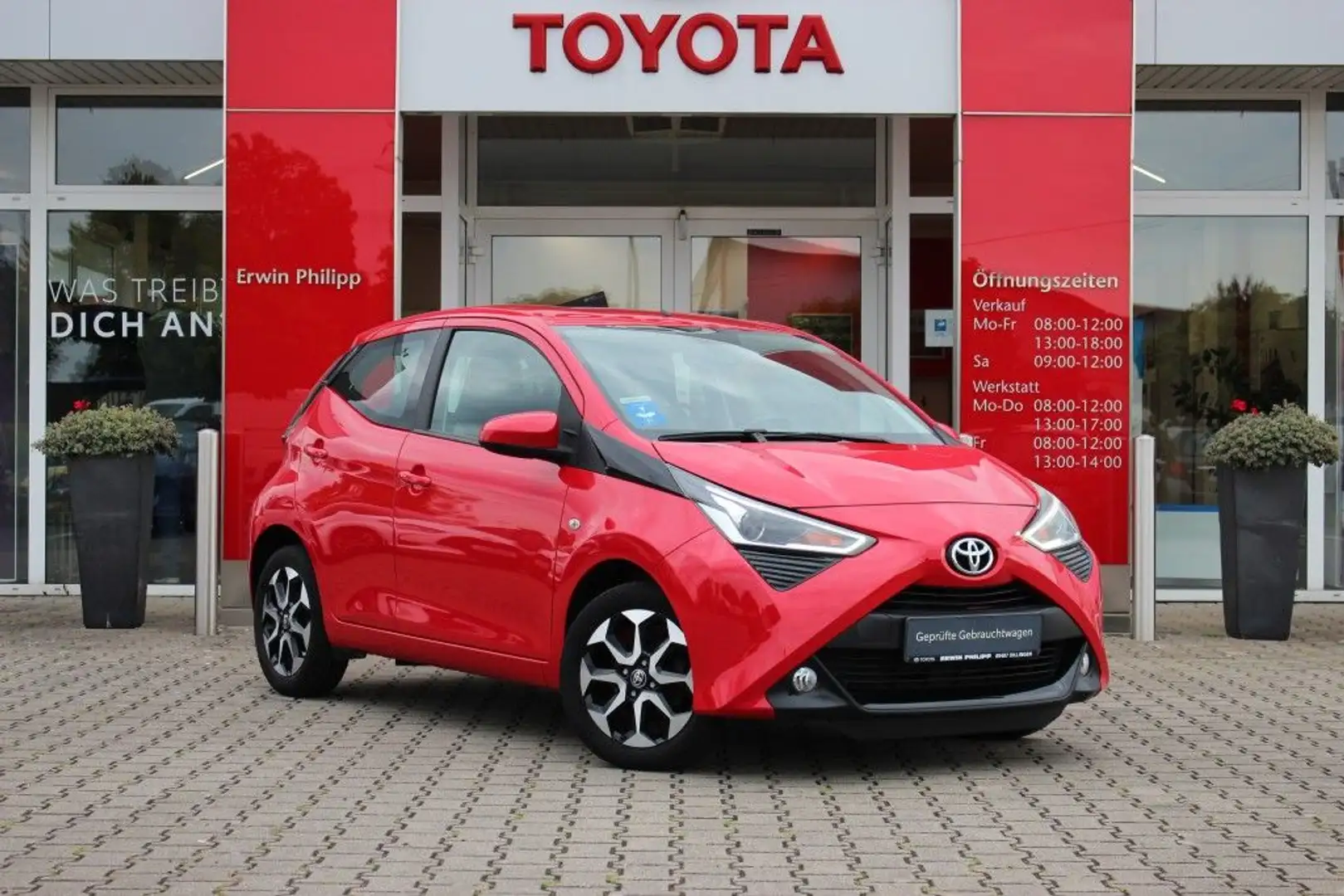 Toyota Aygo X X-Play Connect *Apple CarPlay*Android Auto* Rosso - 2