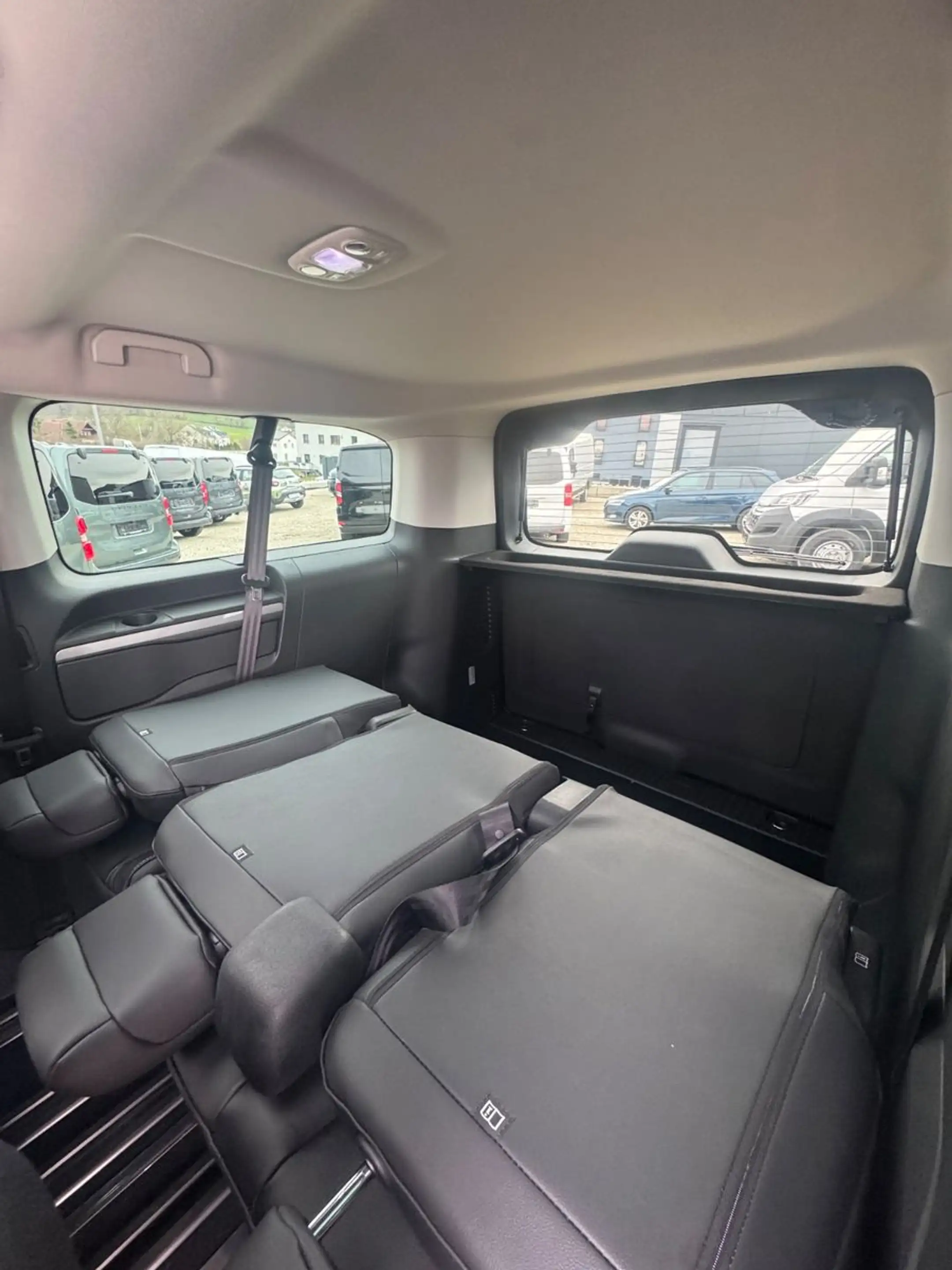 Peugeot Traveller Premium L3, Pano, AHK, Navi — photo 10