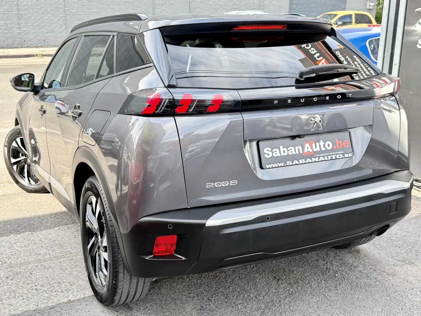 Peugeot 2008 1.2i TURBO Allure • NAVI • CAMERA • FULL LED - 2