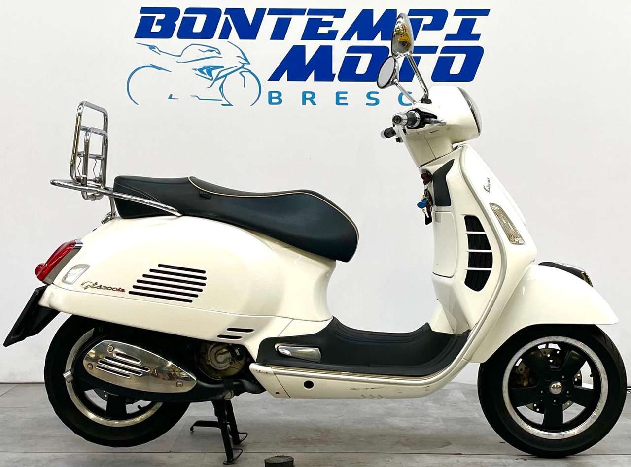 Vespa GTS 300