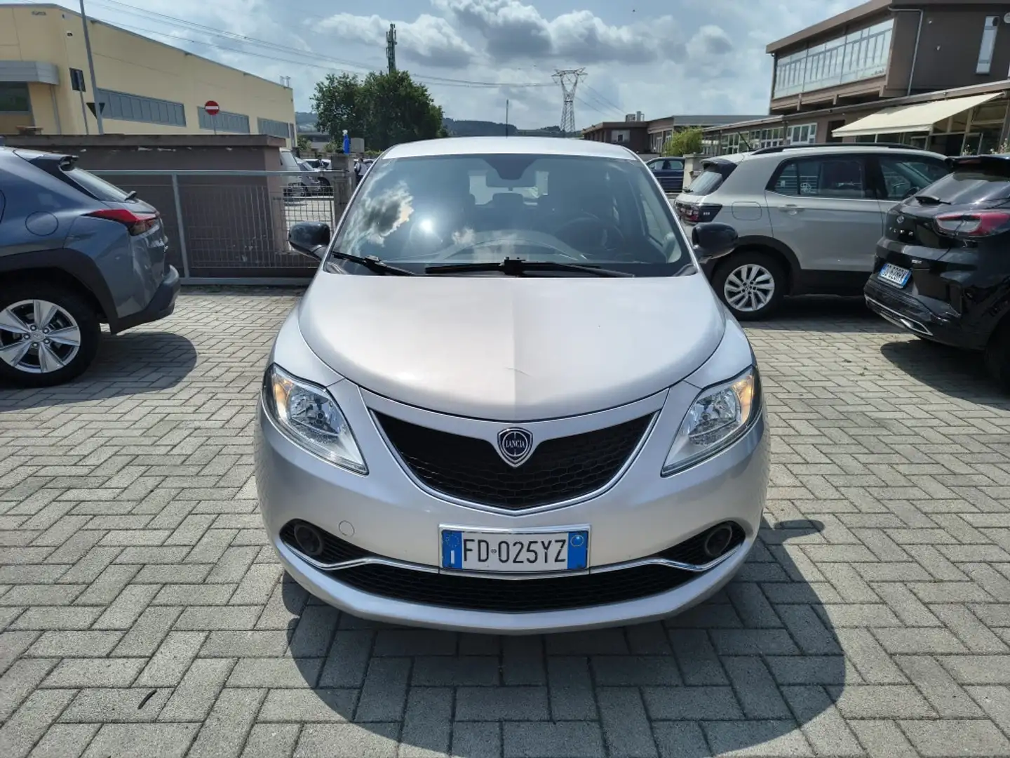 Lancia Ypsilon 5POSTI/5PORTE 1.2 BZ Gold*BLUETOOTH/SENSORI/C.LEGA Argento - 2