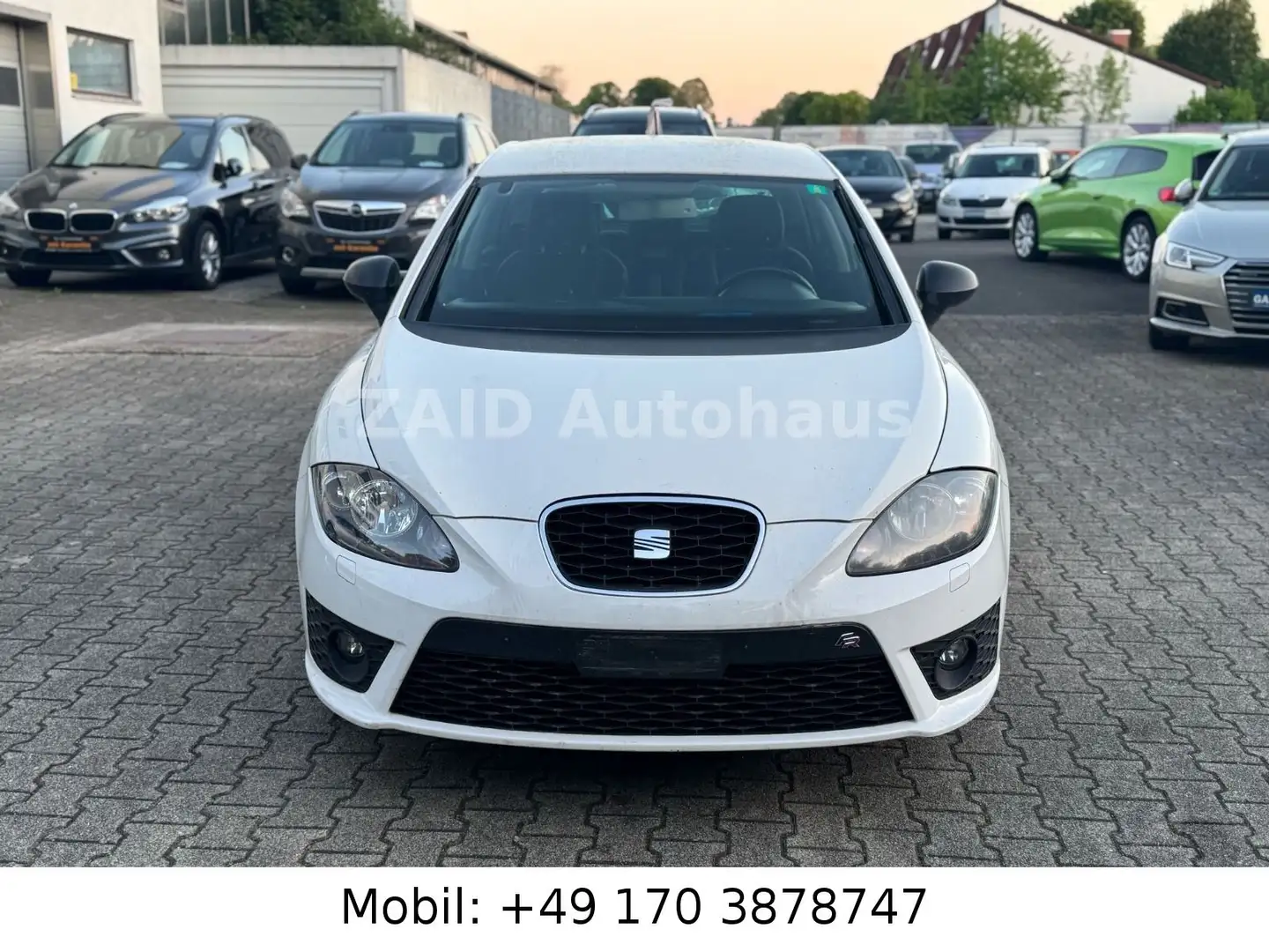 SEAT Leon FR Sport 1.8L 5Türig*2HAND*PDC*NAVI*LEDER* Weiß - 2
