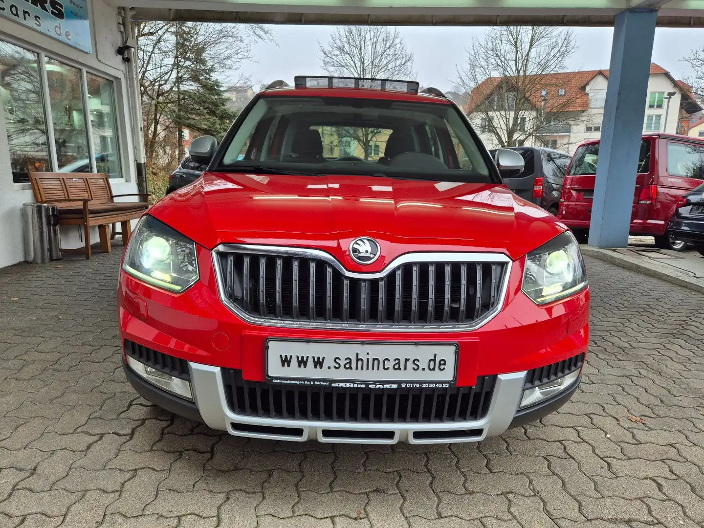 Skoda Yeti Ambition Outdoor 2.0TDI 4x4 AHK/PANO/NAVI Rot - 2