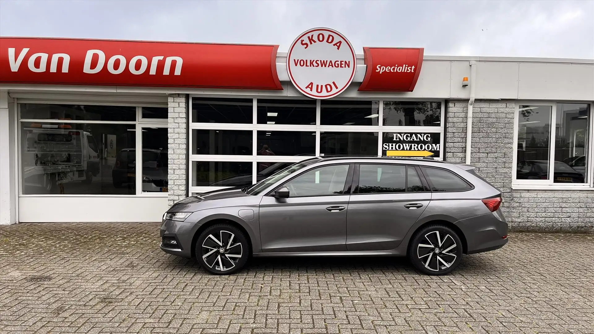 Skoda Octavia Combi 1.4 TSI iV 204 pk PHEV DSG Bus apple carplay Gris - 2
