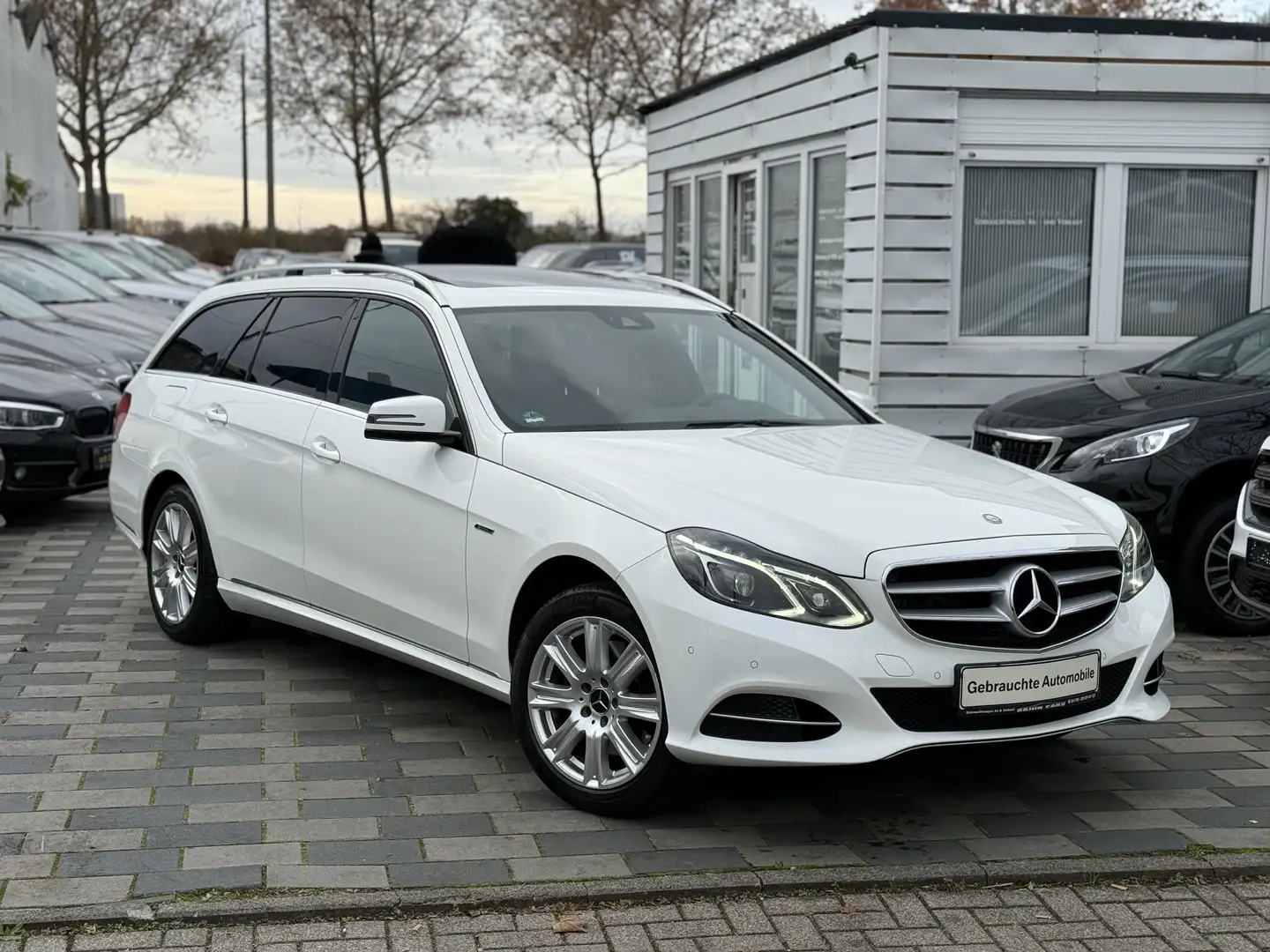Mercedes-Benz E 250 CDI 4Matic Automatik*Leder/LED/Navi Blanc - 1